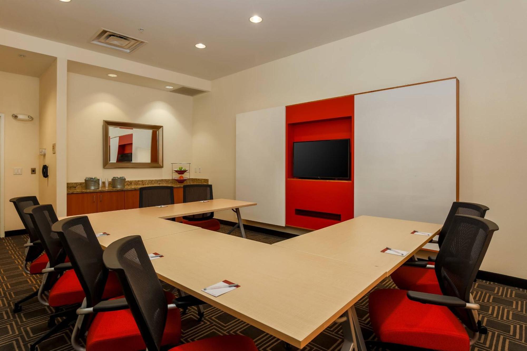 Towneplace Suites By Marriott Cheyenne Southwest/Downtown Area Bagian luar foto