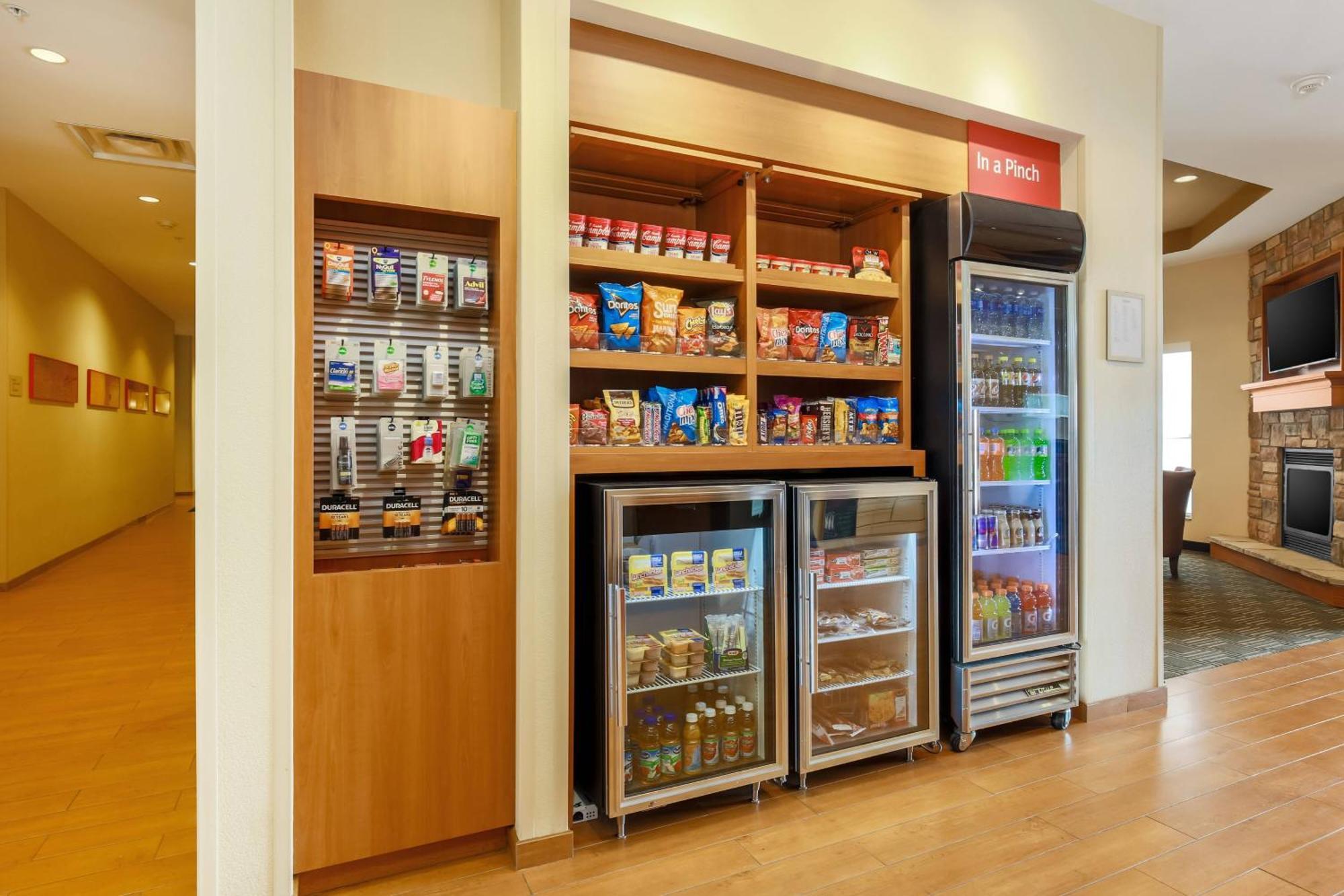 Towneplace Suites By Marriott Cheyenne Southwest/Downtown Area Bagian luar foto